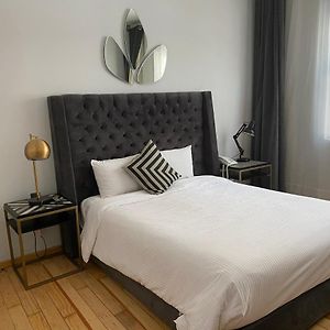 Suite Estándar con Cama Queen